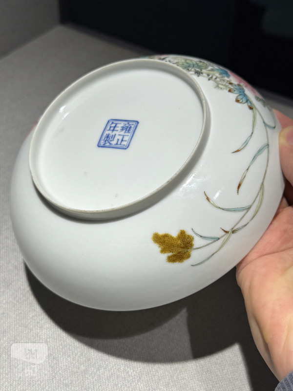 民国 珐琅彩过枝蝴蝶牡丹御题诗文盘一对 - 图21